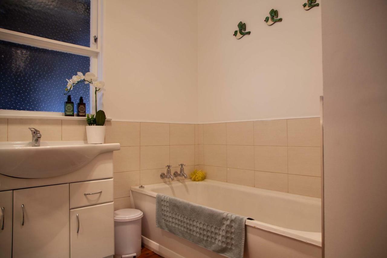 Languor B&B Carterton Екстер'єр фото